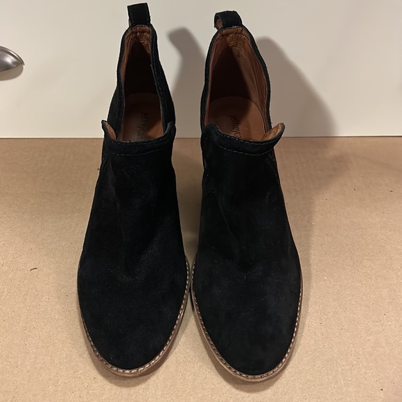 JEFFREY Campbell Rosalee Black Suede Booties size 9.5- like new condition - Picture 11 of 16